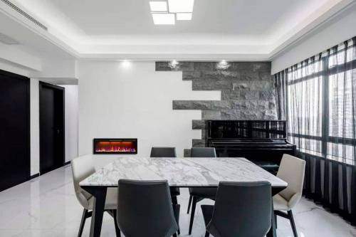 Линейный электрокамин Royal Flame Crystal 50 RF в Петрозаводске